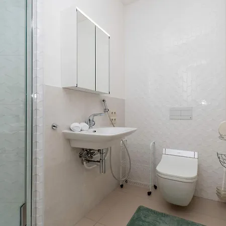 Panorama Escape 26th Floor - Castle & Views Apartment *