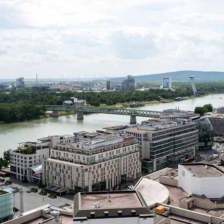 Panorama Escape 26th Floor - Castle & Views Apartment Pressburg