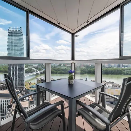 Panorama Escape 26th Floor - Castle & Views Apartment *